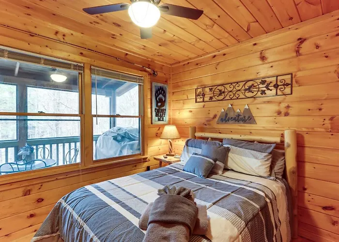 Blue Ridge Cozy Cabin In The Woods With Hot Tub!