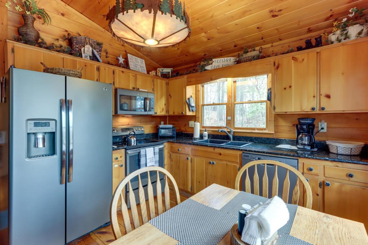 Holiday home Cozy In The Woods With Hot Tub! *