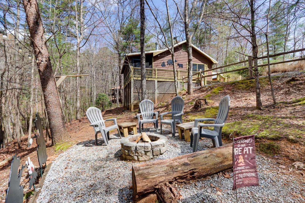 Cozy In The Woods With Hot Tub! *