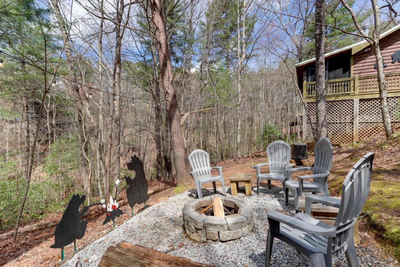 Holiday home Cozy In The Woods With Hot Tub!