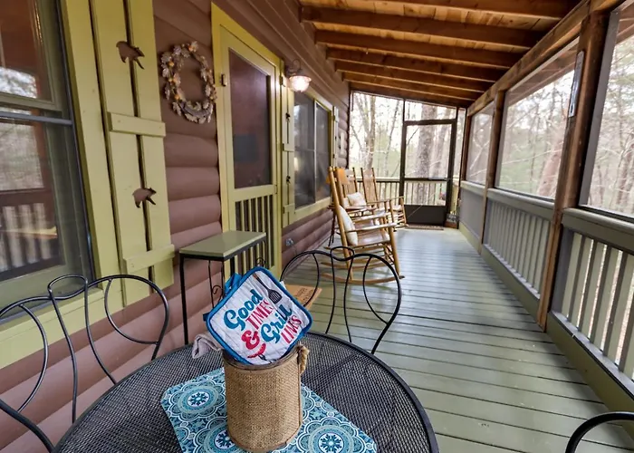 Blue Ridge Cozy Cabin In The Woods With Hot Tub!