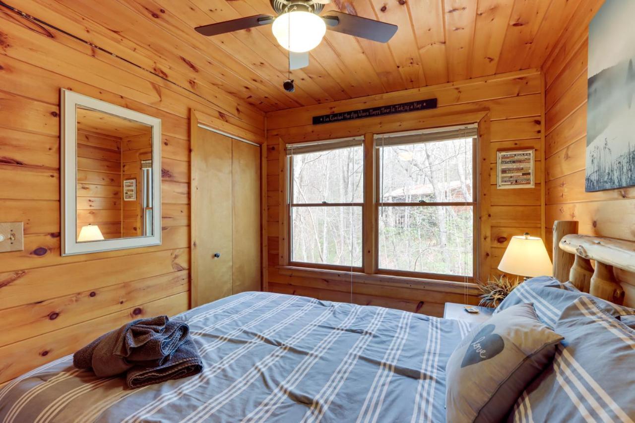 Casa de Férias Cozy In The Woods With Hot Tub! Blue Ridge